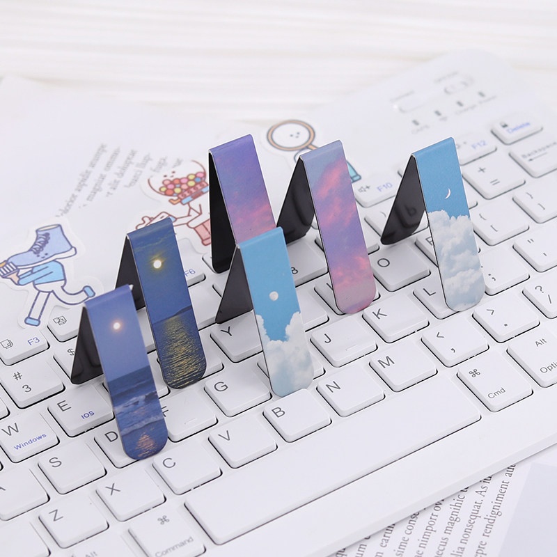 2pcs Fantasy Landscape Themed  - Bookmark Magnetic Clip 评论和价格